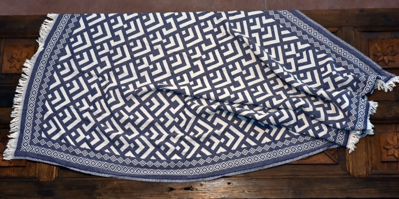 BERGAMA THROW