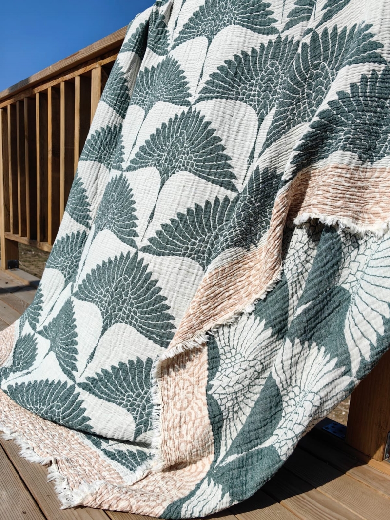 LAKLAK BLANKET